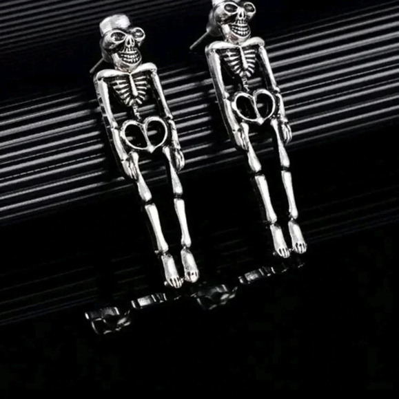 1pair Unique Detachable Realistic Human Skull Skeleton Earrings For Women - Picture 4 of 5
